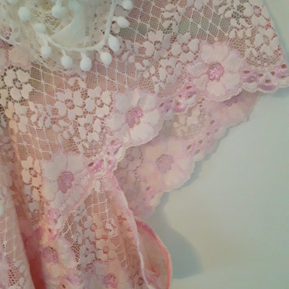 Banana Republic Pink/White Lace Blouse Sz. L - Picture 7 of 8